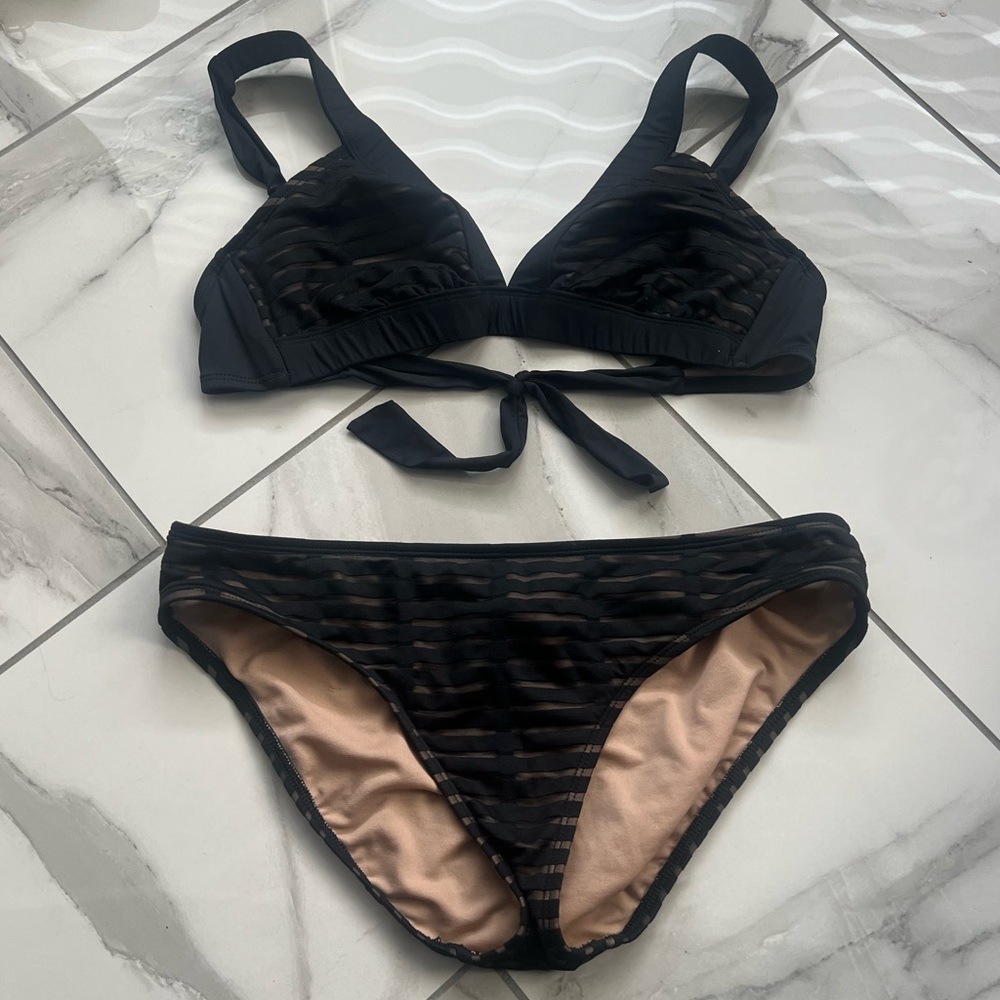 Kenneth Cole black and tan striped bikini size large good condition